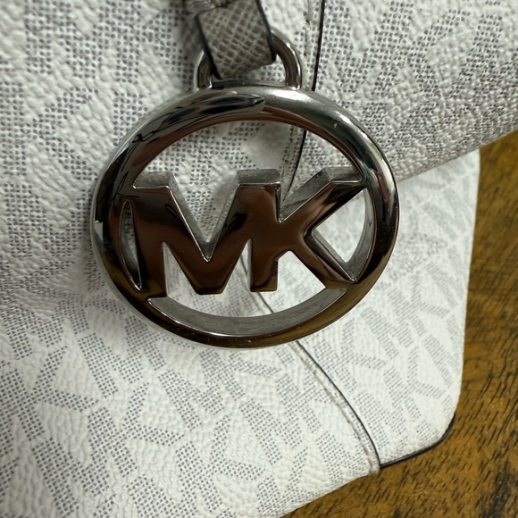White and Grey MK Pattern Michael Kors Medium Sized Purse - Picture 3 of 10